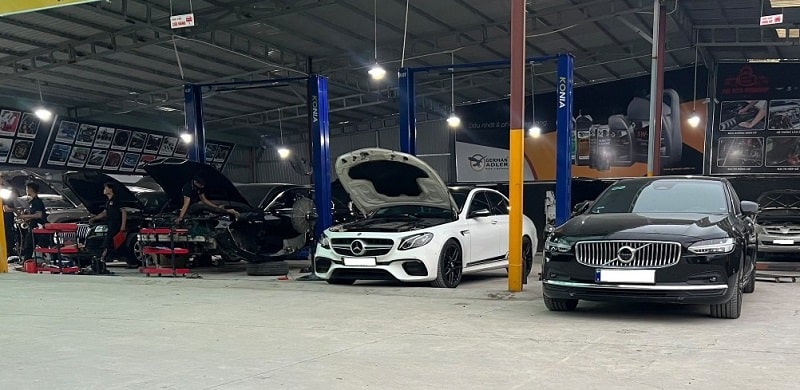 gara sửa xe ô tô ngập nước